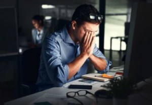 12f35-man-stress-business-night-office-260nw-2488399987.jpg?w=300&h=207